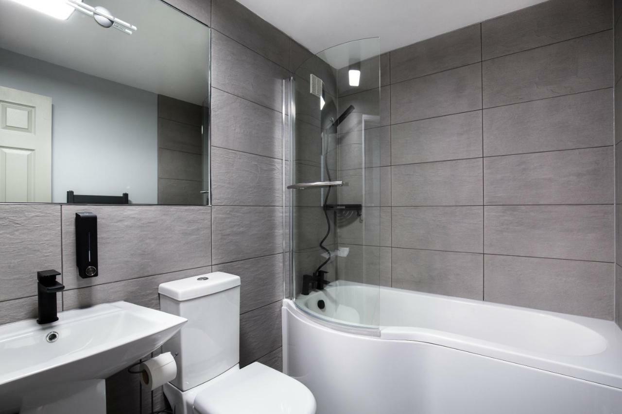 אדינבורו Holyrood Skyline Apartment מראה חיצוני תמונה